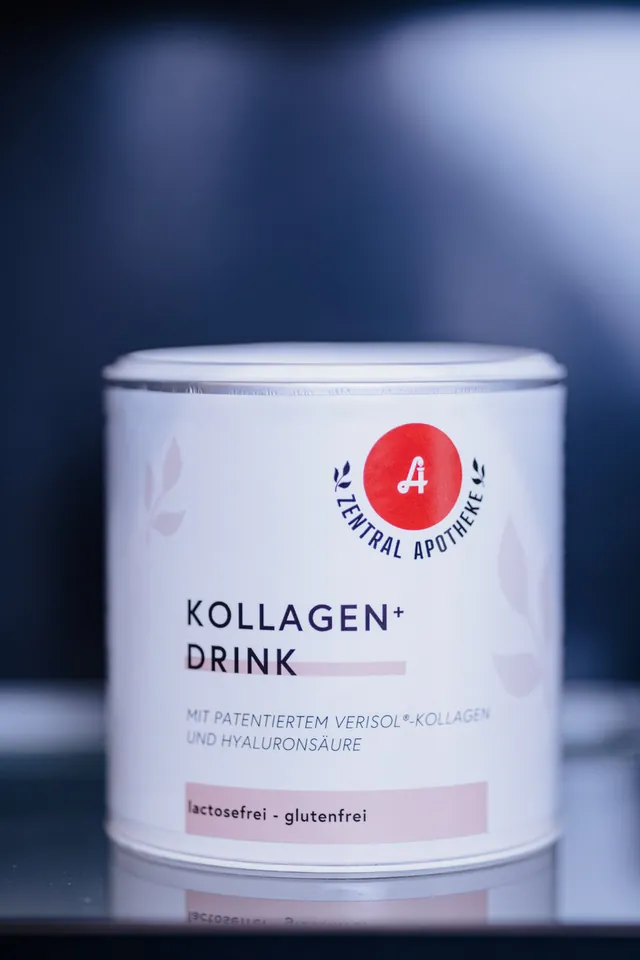 Dose „Kollagen+ Drink“ der Eigenmarke der Zentral-Apotheke mit rotem Apotheken-A